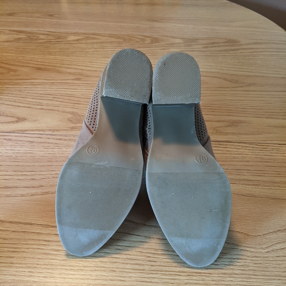 Universal Thread Target Womens  Tan Taupe Laser Cut Zipper Block Heel Booties - Picture 2 of 5